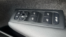 Volvo XC40 2.0 B4P Plus Dark 5dr Auto Petrol Estate